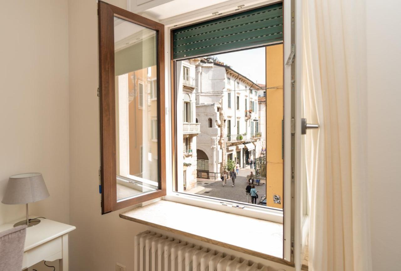 Domus Verona - Elegante Residenza Con Affaccio Su Porta Leoni Kültér fotó