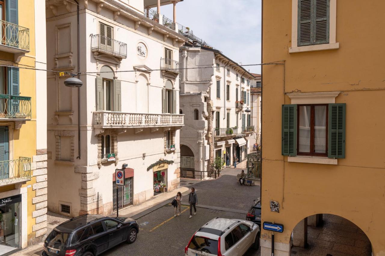 Domus Verona - Elegante Residenza Con Affaccio Su Porta Leoni Kültér fotó