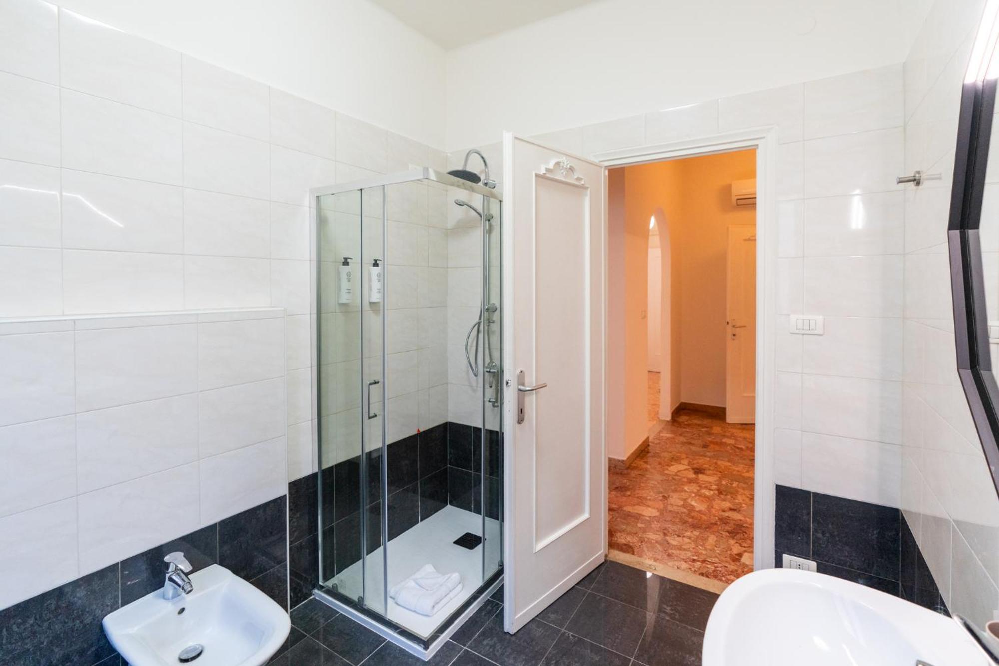 Domus Verona - Elegante Residenza Con Affaccio Su Porta Leoni Szoba fotó
