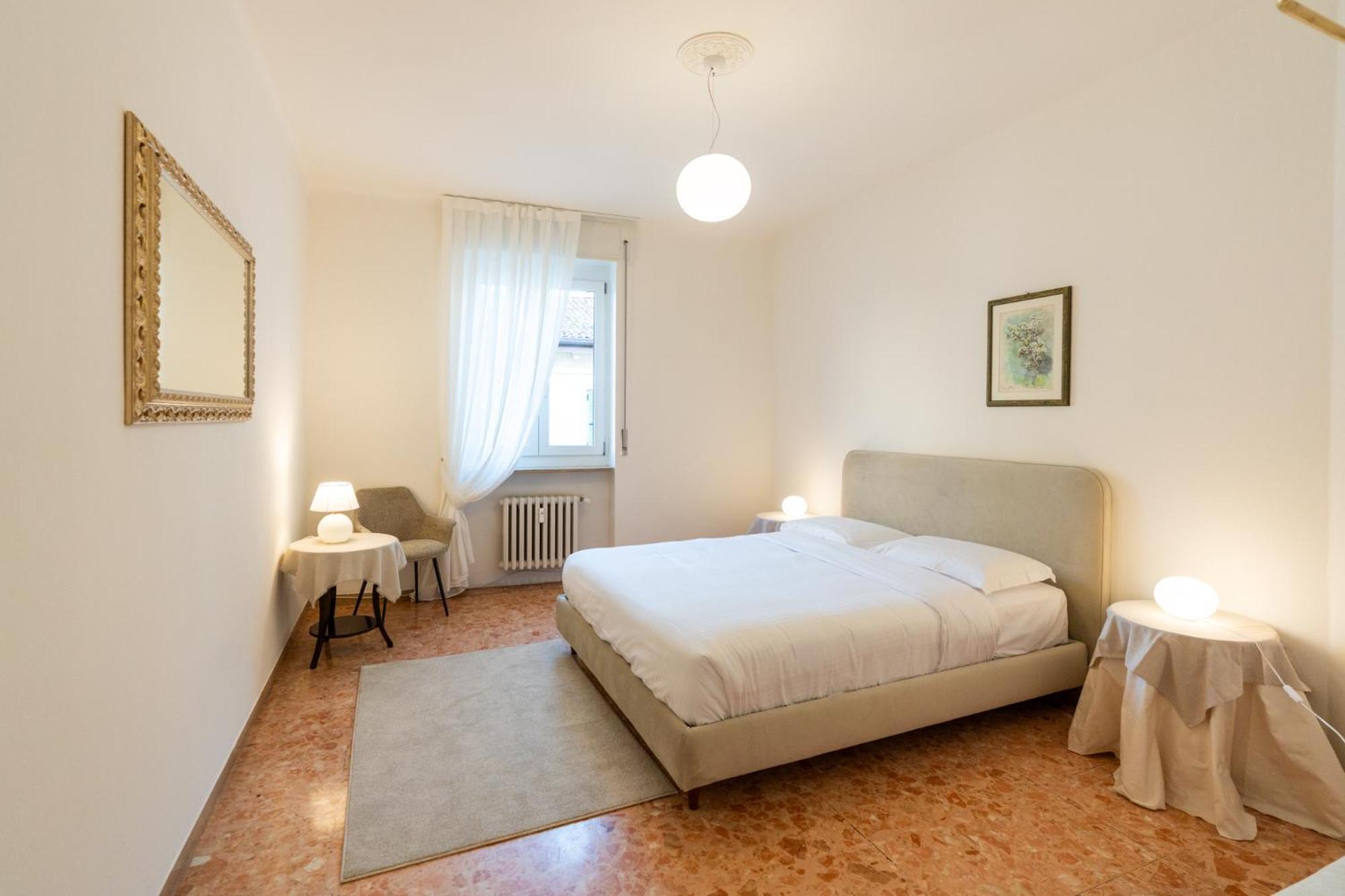 Domus Verona - Elegante Residenza Con Affaccio Su Porta Leoni Szoba fotó