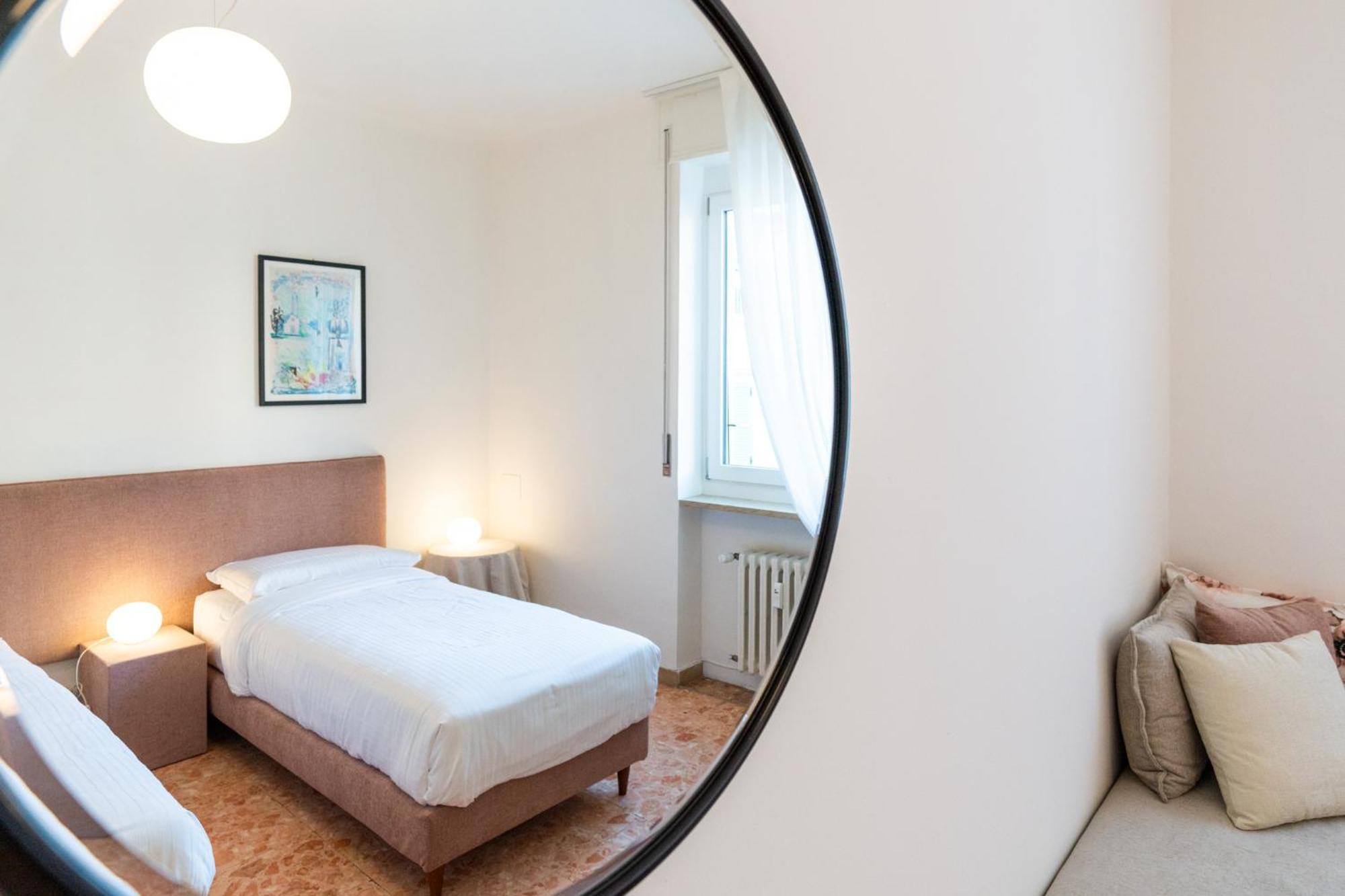 Domus Verona - Elegante Residenza Con Affaccio Su Porta Leoni Szoba fotó