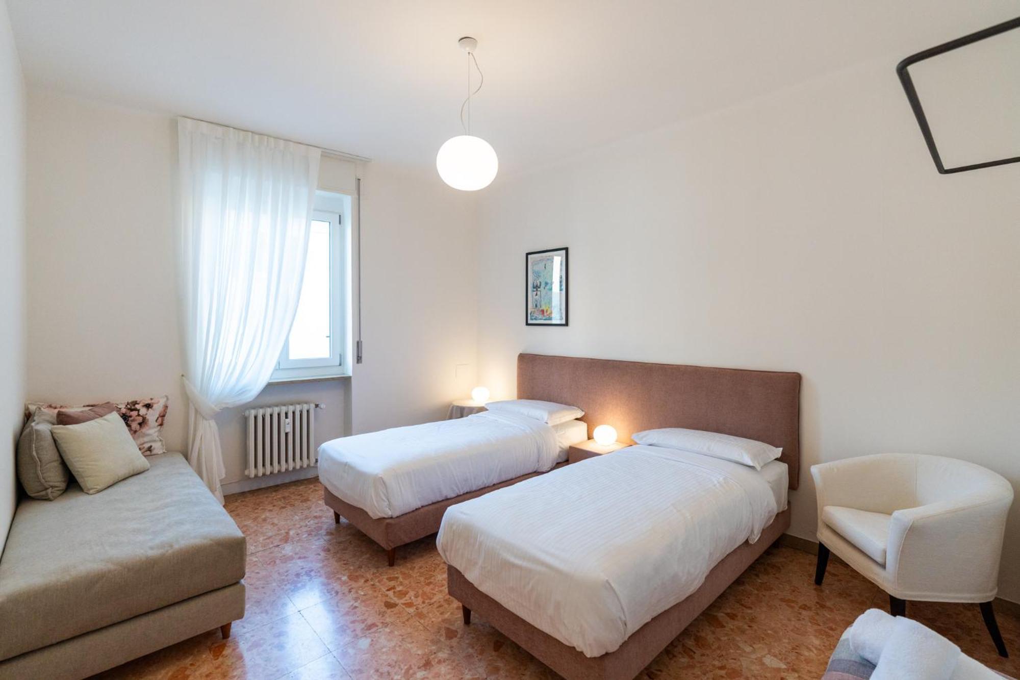 Domus Verona - Elegante Residenza Con Affaccio Su Porta Leoni Szoba fotó
