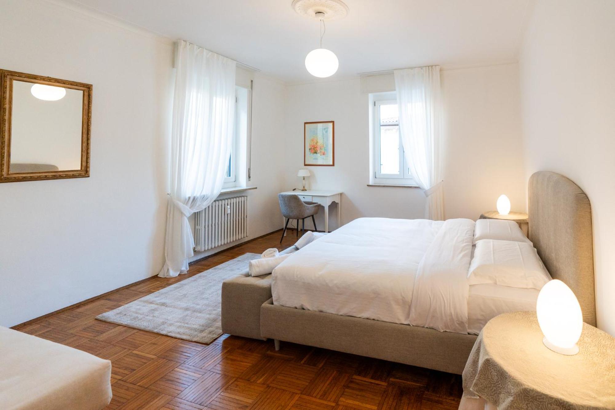 Domus Verona - Elegante Residenza Con Affaccio Su Porta Leoni Szoba fotó